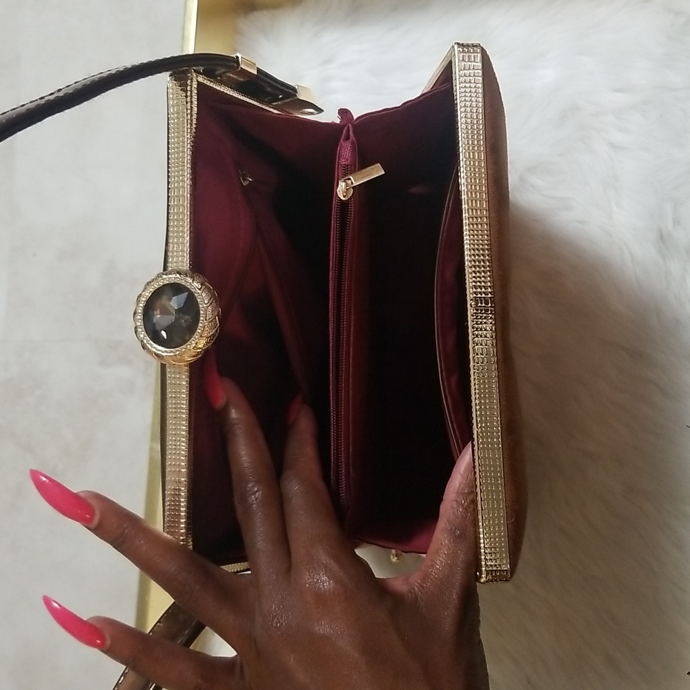 Gorgeous Bronze two-tone Purse - Picture 4 of 8